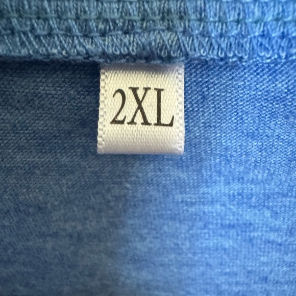 Gigi with cheetah heart graphic T-shirt size 2XL - Picture 2 of 2